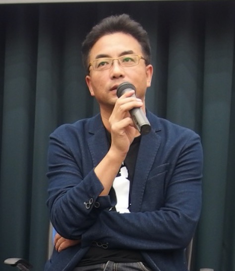 2015年11月、東京外国語大学AA研で講演するペマ・ツェテン監督